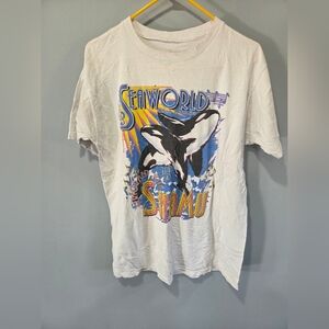Vintage 1999 Sea World Shamu Whale Shirtno size tagpit to pit 19.5Top to bot